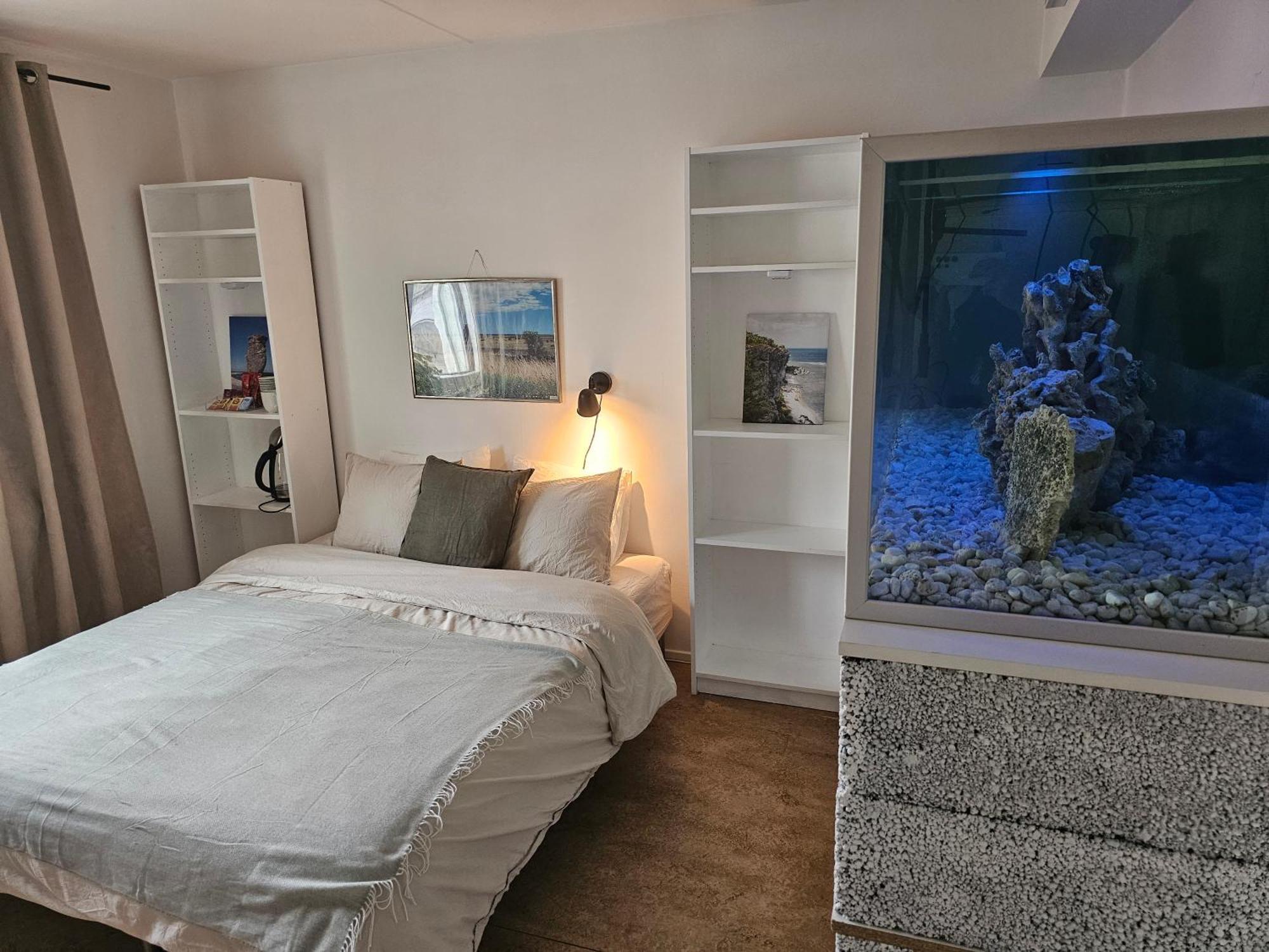 Central Room With Private Entrance And Ensuite Bathroom Stockholm Exterior photo